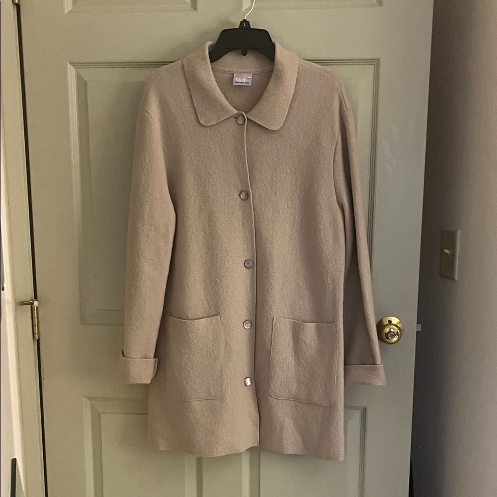 Two Star Dog 
Boiled wool